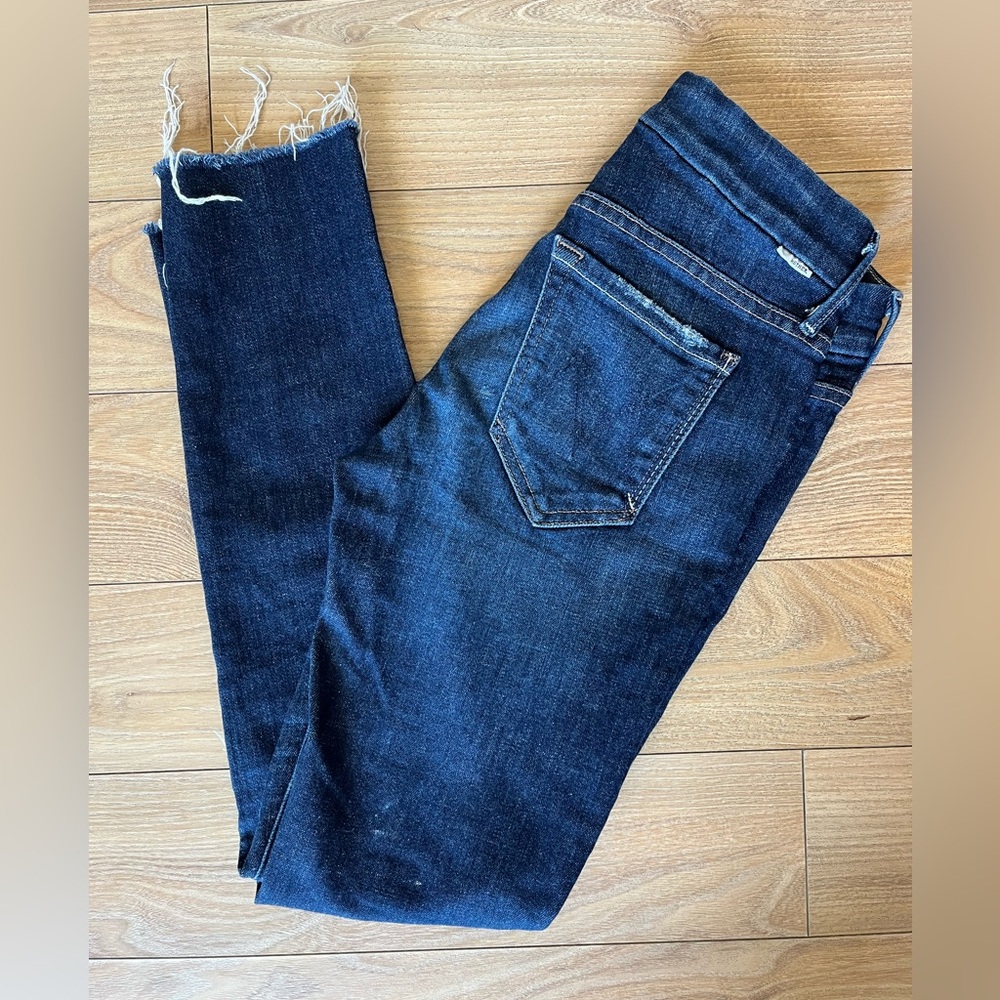 ✨ MOTHER The Looker Ankle Fray Jeans – Partner in Crime Dark Wash – Size 25 ✨